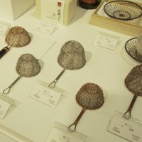 金網つじの定番アイテム、茶こしなども展開される