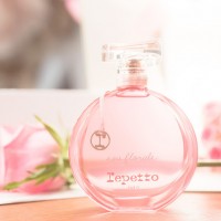 「レペットオーフローラルオードトワレ」（30ml／5,500円、50ml／8,000円、80ml／1万1,000円）