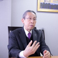 13代目当主であり、代表取締役社長の福光松太郎さん。現在展開する銘柄は、ほぼすべて13代目が企画考案したもの。さまざまな文化人や芸術家とも親交が深く、さまざまな形でコラボレーションしている