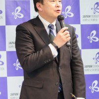 さいたまトリエンナーレ2016実行委員会会長 さいたま市長 清水勇人