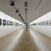 トッズがスポンサードする写真家デヴィッド・ベイリーの個展「STARDUST」ミラノで開催中