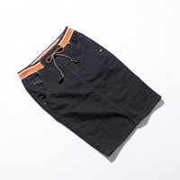 JOGG-SKIRT 600V／2万4,000円／23、25、27、29サイズ／90% コットン、8% ポリエステル、2% ポリウレタン