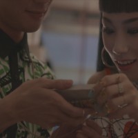 「OUTSIDE CHANEL」。DJのマドモアゼル・ユリア