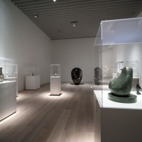 森美術館リニューアル初披露。エルメス財団×ポンピドゥー分館コラボの「シンプルなかたち展」開幕