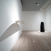 森美術館リニューアル初披露。エルメス財団×ポンピドゥー分館コラボの「シンプルなかたち展」開幕