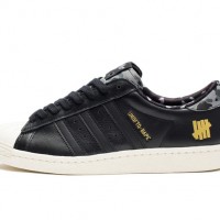 「adidas Consortium Superstar 80v UNDFTD x BAPE(R)」(1万8,000円)