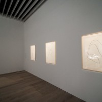 森美術館リニューアル初披露。エルメス財団×ポンピドゥー分館コラボの「シンプルなかたち展」開幕