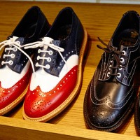 「トリッカーズ（Tricker's）」とコラボレーションしたレースアップシューズ（8万3,000円）