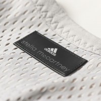 adidas by Stella McCartney 10TH Anniversary タンク（1万1,000円）