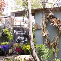 明治神宮前の花屋「ザ リトル ショップ オブ フラワーズ（The Little Shop of Flowers）」