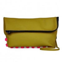 ORIGINAL RUBBERISED CHUNKY ZIP CLUTCH BAG H20×W33×D14cm 3万9,000円／ハンター