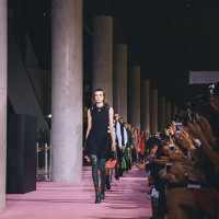 Diorが国立新美術館で15-16AWのショー。リアーナ、菜々緒、夏帆、ローラ、マッピーが観覧