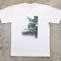 小浪次郎の作品がプリントされたTシャツ（5,800円）