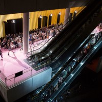 Diorが国立新美術館で15-16AWのショー。リアーナ、菜々緒、夏帆、ローラ、マッピーが観覧