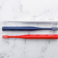 「立つ」機能を備えた歯ブラシ、THE TOOTH BRUSH by MISOKA