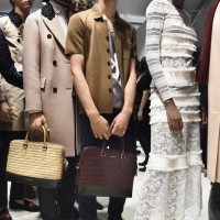 「バーバリー プローサム（Burberry Prorsum）」の16SSメンズコレクションショーがロンドンで開催