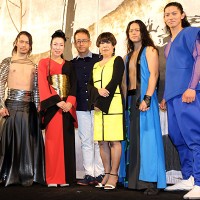 コシノジュンコ（衣装）＆宮本亜門が（構成・演出）＆「DRUM TAO」メンバー（西亜里沙、江良拓哉、岸野央明）／和太鼓舞台「百花繚乱 日本ドラム絵巻」