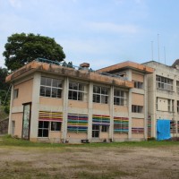 作品の会場となる新潟県十日町にある旧名ヶ山小学校