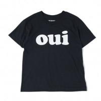 “oui”ロゴの復刻デザインTシャツ（4,500円）