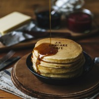 「ジェイエス パンケーキ カフェ」のメニューも登場