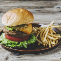 「ジェイエス バーガーズ カフェ」のハンバーガー