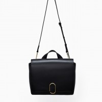 「アリックス（ALIX）」メッセンジャーバッグ H21×W30×D11cm 20万5,000円／3.1 フィリップ リム