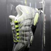 95年に発売されたオリジナル／「AIR MAX 95」20周年記念エキシビジョンスペース「STUDIO 95」