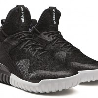 「Tubular X Primeknit Snake」（1万8,200円）