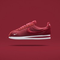 「ナイキ コルテッツ」をモダンに仕上げた「NikeLab CLASSIC CORTEZ」