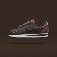 「ナイキ コルテッツ」をモダンに仕上げた「NikeLab CLASSIC CORTEZ」