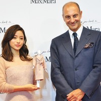 石原さとみ（ブランドアンバサダー）＆ルイジ・マラモッティ（CEO）／Max Mara青山店リニューアルオープン記念イベント