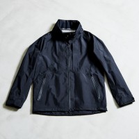 ホワイトマウンテニアリングがグラフペーパーの別注アイテム「MOUNTAIN JACKET」（8万8,000円）を発売