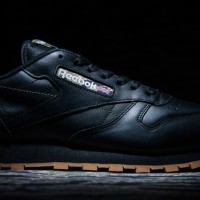 “タイガーカモ”パターンをあしらった「Classic Leather TC」（9,800円）や「Workout Lo Clean」（9,800円）も発売