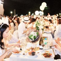 ドレスコードは“白”、日本初上陸のディナーパーティ「ディネ・アン・ブラン（Diner en Blanc）」