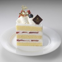 「苺の生デコレーションケーキ」（12cm／3,700円、15cm／5,000円）