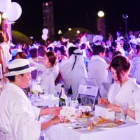 ドレスコードは“白”、日本初上陸のディナーパーティ「ディネ・アン・ブラン（Diner en Blanc）」