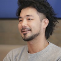 「音楽でもファッションでも、今はなんでもある時代。だから、情報が受身になりがちです。溢れすぎちゃっている今だからこそ、好きなものを探しにいく楽しみをまた持とうという感覚はあるかもしれないです」と、THE MEの鈴木シゲルさん