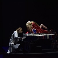 実は呉服屋の息子、ミュージシャンYOSHIKIの着物ブランド「YOSHIKIMONO」がランウェイデビュー