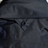 ホワイトマウンテニアリングがグラフペーパーの別注アイテム「MOUNTAIN JACKET」（8万8,000円）を発売