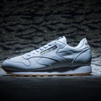 “タイガーカモ”パターンをあしらった「Classic Leather TC」（9,800円）や「Workout Lo Clean」（9,800円）も発売