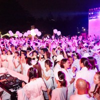 ドレスコードは“白”、日本初上陸のディナーパーティ「ディネ・アン・ブラン（Diner en Blanc）」