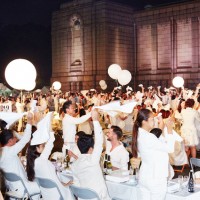 ドレスコードは“白”、日本初上陸のディナーパーティ「ディネ・アン・ブラン（Diner en Blanc）」