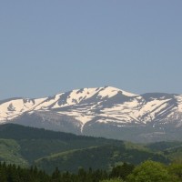 千葉まつ江さんが暮らす栗原市は栗駒山を望む山間部