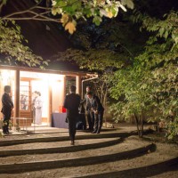 イベント当日、下鴨神社には粋な大人の男性達が集まった