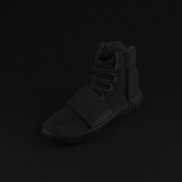 アディダス オリジナルスがカニエ・ウエストとのコラボレーションシューズ「YEEZY BOOST 750」の新色であるブラックカラー（4万5,000円）を発売