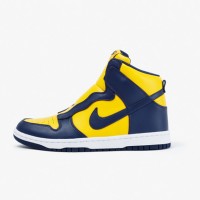 NIKE DUNK HI LUX / SACAI 2万2,000円