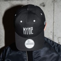 ミハラヤスヒロの新ライン「MYne」が、ニューエラとのコラボレーションキャップ（8,500円）を先行発売