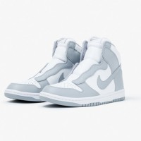 NIKE DUNK HI LUX / SACAI 2万2,000円