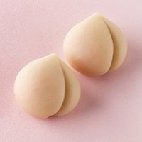 鈴懸「桃の上生菓子“西王母（せいおうぼ）”」（税込378円）