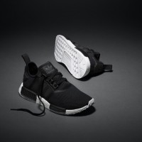 「NMD_R1」（1万3,200円）